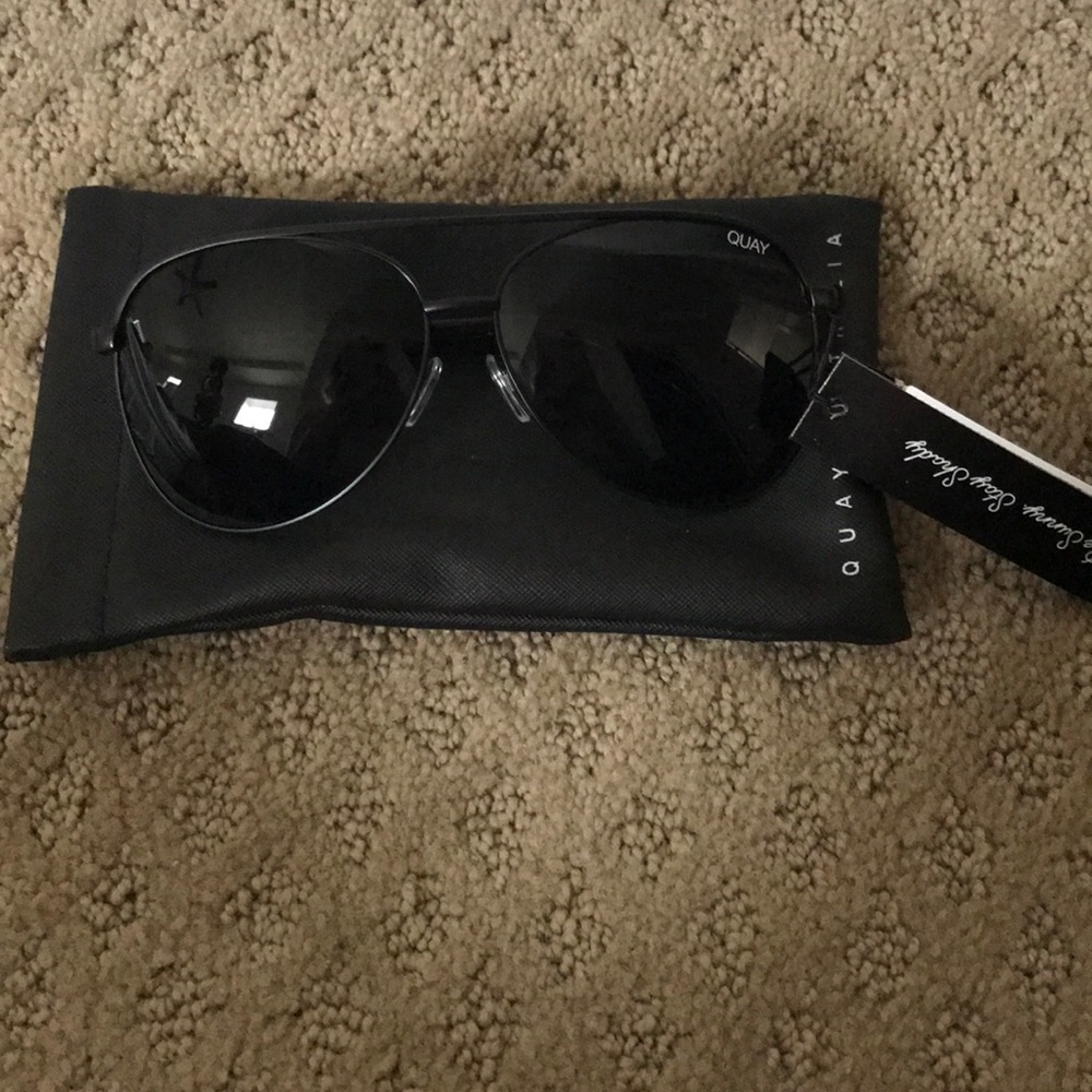 Black womens Quay Australia Aviator sunglasses